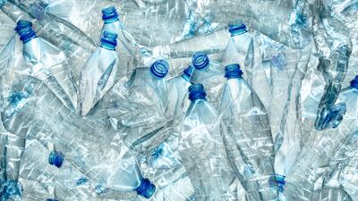 ¿Sabes cómo reciclar botellas PET? Así puedes hacerlo en 5 pasos muy simples
