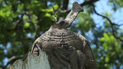 Denuncian ante MP a responsables de vandalizar monumento a Isabel la Católica