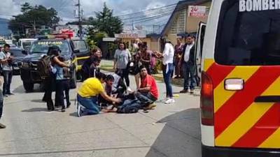 VIDEO. Motorista a excesiva velocidad atropella a tres niños en San José Pinula
