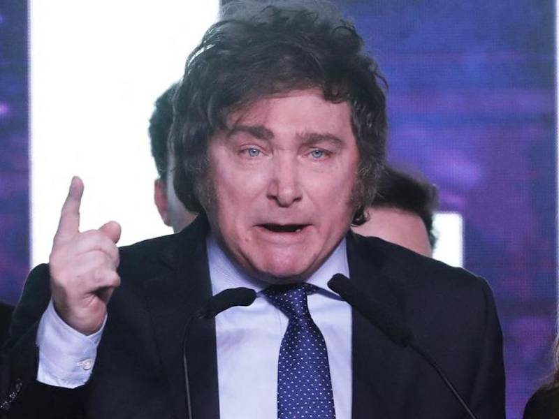 Milei promete un "shock" económico al asumir la presidencia de Argentina
