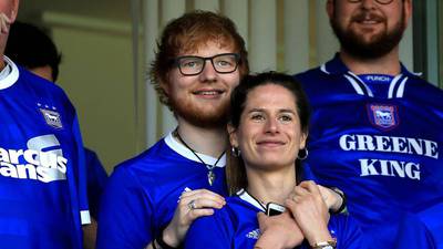 Ed Sheeran confiesa que se casó en secreto con Cherry Seaborn