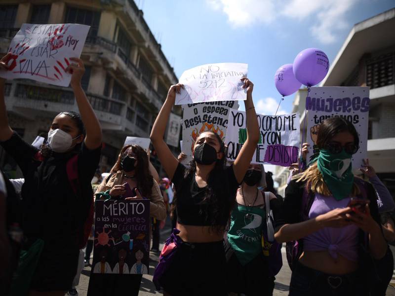 EN IMÁGENES. Así transcurre la marcha por el Día de la Mujer en Guatemala