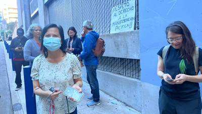 Protestan frente al consulado de Guatemala en San Francisco