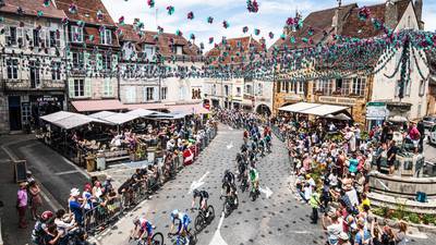 Tour de Francia: Ciclistas abandonan la competición tras dar positivo por Covid-19