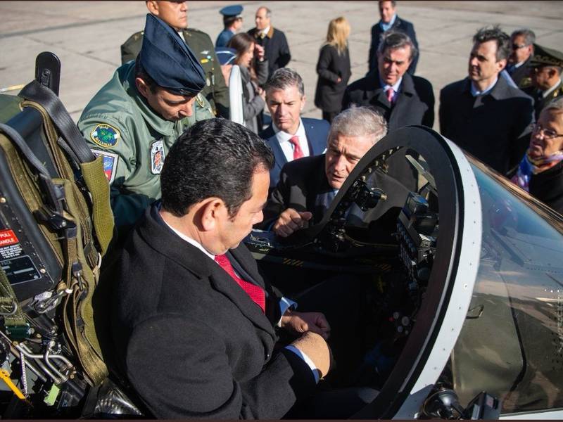 Se aplaza cierre de caso contra expresidente Jimmy Morales por compra de aviones