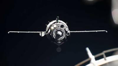 Nave espacial Soyuz MS-14 con robot humanoide a bordo atraca en la EEI