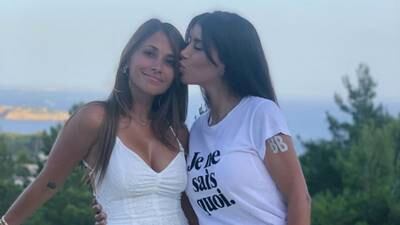 Antonela Roccuzzo y su amiga Daniella arrasan con sus sensuales bikinis