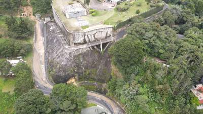 Carretera a El Salvador: Muro perimetral dista del lugar donde se avizoran grietas