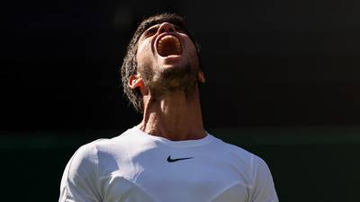 Carlos Alcaraz ante Daniil Medvedev en semifinales del Wimbledon