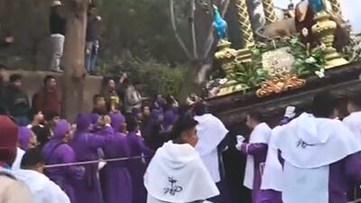 VIDEO. Incidente en cortejo procesional de la Antigua Guatemala