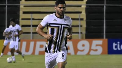 José Pinto confirma que rescinde contrato con Tacuary de Paraguay