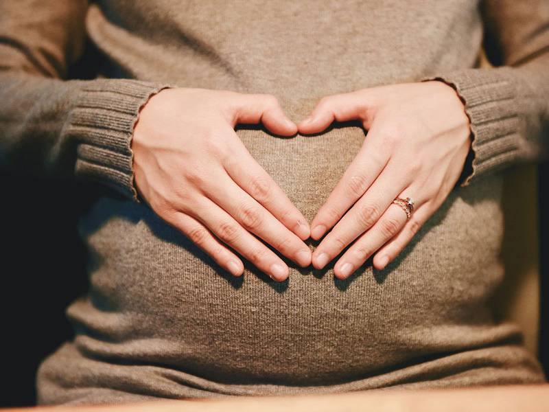 Salud pide evitar el uso de bótox en mujeres embarazadas