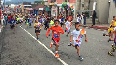 La carrera de “Cobancito” emociona a los más pequeños de los atletas