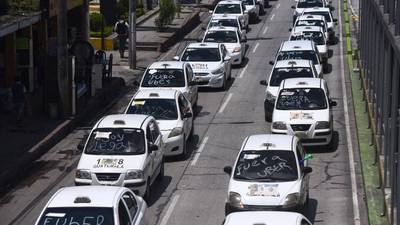 Taxistas pedirán a Giammattei regularizar servicio en el área metropolitana