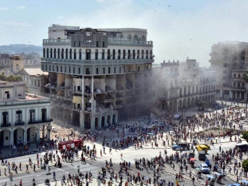 VIDEOS: Explosión destruye lujoso hotel en La Habana; hay 9 muertos