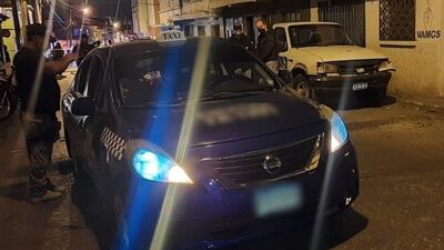 Presuntos pandilleros transportaban un cadáver en un taxi