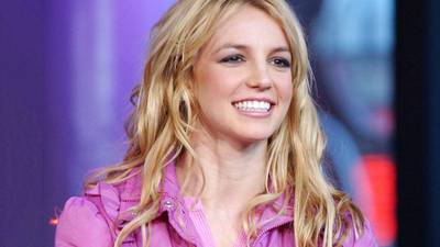 Fotos de Britney Spears causan furor y ella acusa a los paparazzi de editarlas
