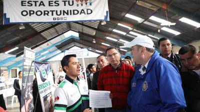 Giammattei inaugura Feria de Empleo con mil vacantes en Quetzaltenango