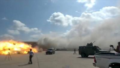 VIDEO. Explosiones en aeropuerto de Yemen dejan más de 20 muertos