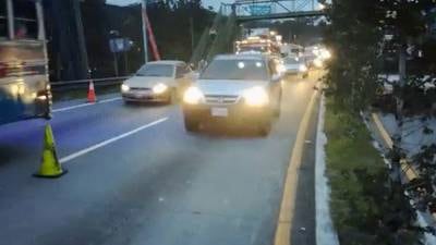 Camión choca en kilómetro 19 de ruta Interamericana