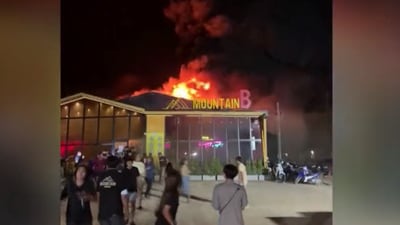VIDEOS: Al menos 14 muertos y 40 heridos por incendio en discoteca en Tailandia