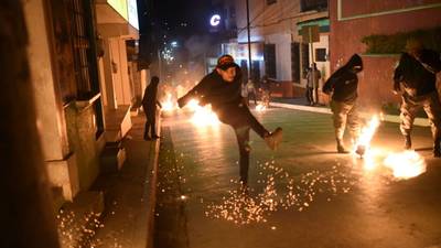 EN IMÁGENES. Lanzan bolas de fuego en honor a la Inmaculada Concepción