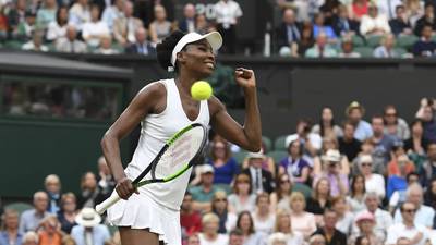 Venus, Muguruza y Djokovic siguen adelante en Wimbledon que se quedó sin la número uno del mundo