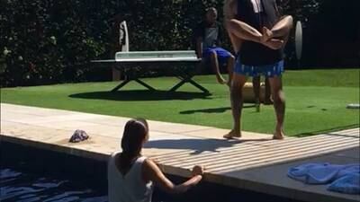 VIDEO. Neymar enloquece a sus seguidores con su piscinazo… ¿con Bruna?