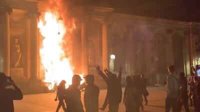 VIDEOS: Siguen las violentas protestas en Francia contra reforma de las pensiones
