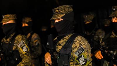 Tropas de El Salvador cercan Comasagua para detener pandilleros