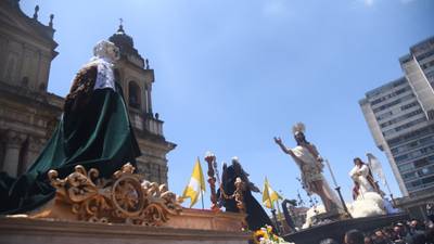 EN IMÁGENES. Jesús Resucitado en procesión, en la fiesta más importante del catolicismo