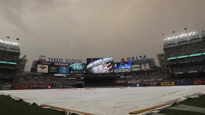 La lluvia impide el juego 4 entre los Astros y Yankees