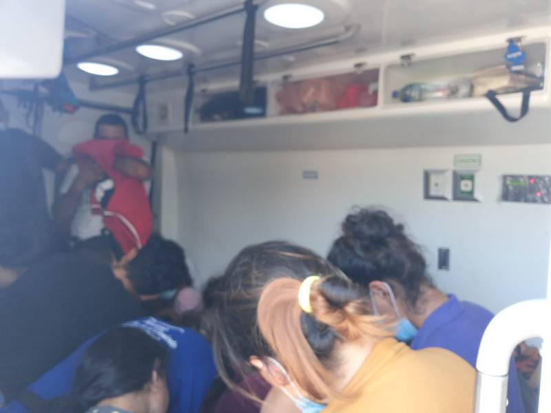 Ambulancia falsa transportaba a 28 migrantes centroamericanos