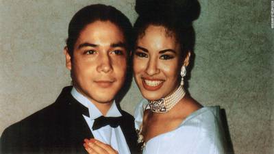 Selena: La serie, así luce actualmente su esposo Chris Pérez