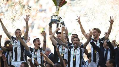 ¡La Juventus levanta el trofeo de la Serie A!