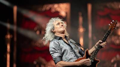 Brian May, legendario guitarrista de Queen, fue hospitalizado a causa de un ataque al corazón