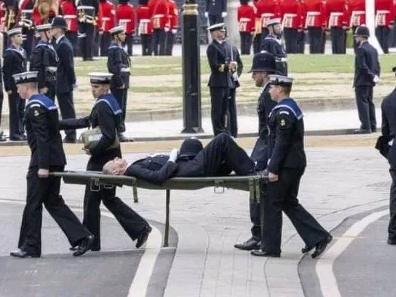 Reina Isabel II: policía se desmaya durante funeral