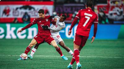 Bayern Munich rescata un empate en su visita al Salzburgo