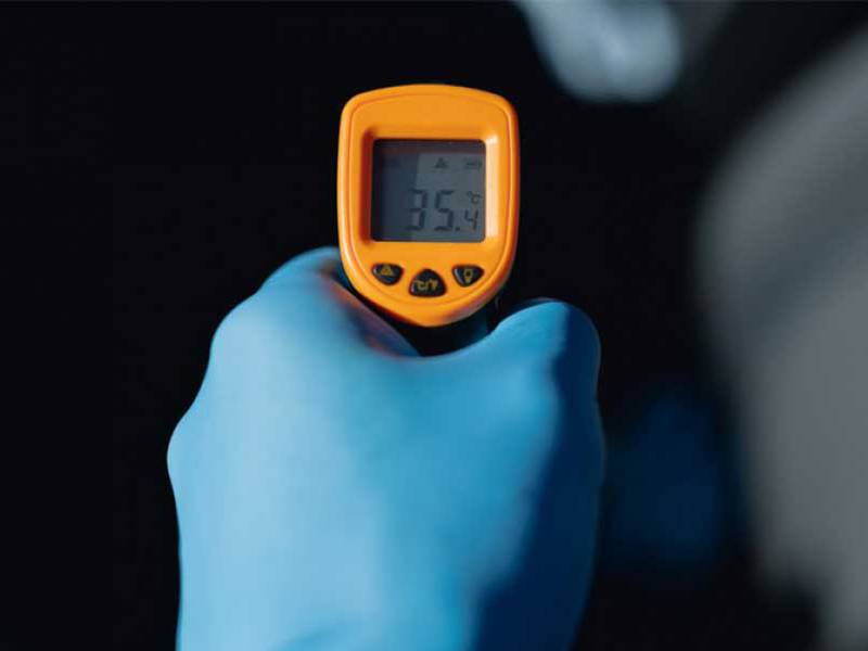 Salud: "Termómetro infrarrojo no produce radiación ni calor; no es dañino"