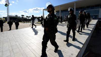 Temer retira tropas de Brasilia en medio de fuertes críticas