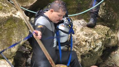 Intentan de nuevo rescatar cuerpo de turista en Laguna Encantada