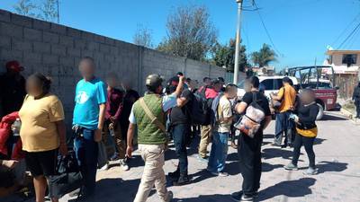 Rescatan a migrantes guatemaltecos hacinados en Chiapas