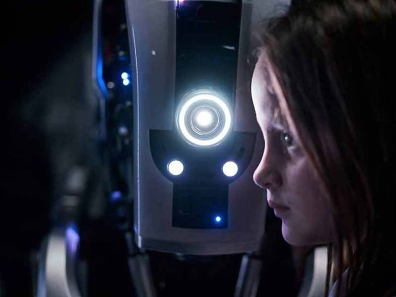 Llega el tráiler de I Am Mother, la espeluznante propuesta de ciencia ficción en Netflix