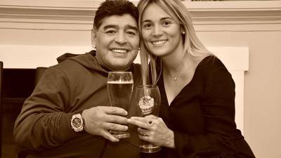 Maradona organiza una fiesta privada y termina con un romántico desenlace