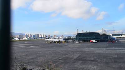 Aeronave realiza aterrizaje forzoso en aeropuerto internacional La Aurora