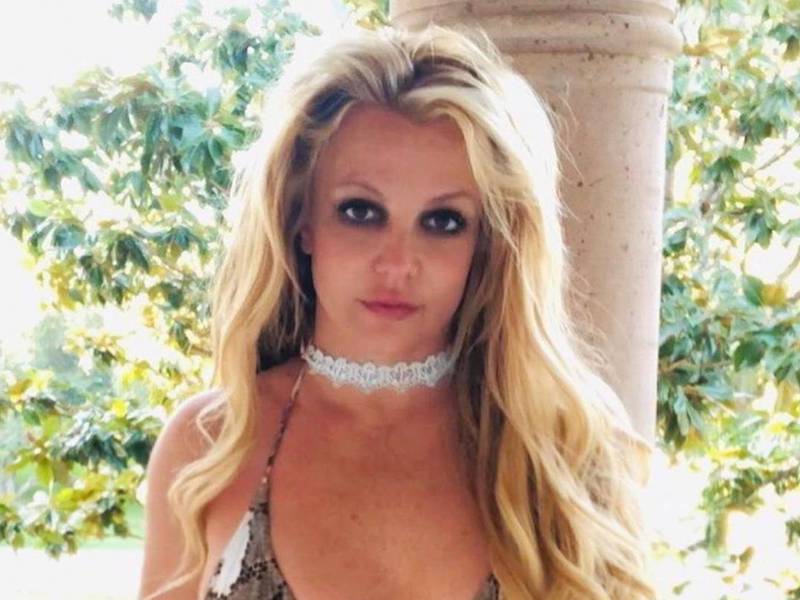 Britney Spears vuelve a preocupar a sus fans tras tatuarse gran parte de su cuerpo