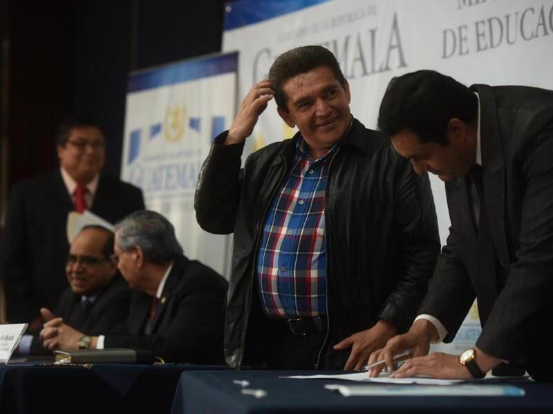 Ministerio de Educación suscribe pacto colectivo con Joviel Acevedo