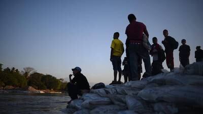 Hondureños con destino a EE.UU. buscan entrar en bloque a México