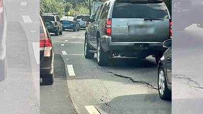VIDEO. Usuarios alertan sobre grietas en carretera a El Salvador