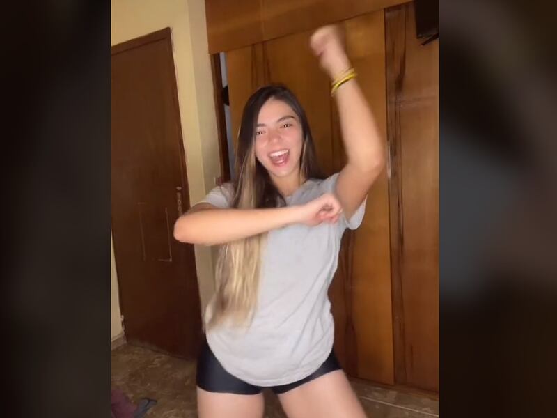 VIDEO. Influencer graba un “fantasma” mientras hacía un baile para TikTok